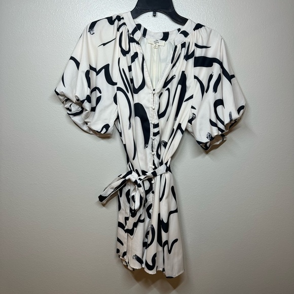 Entro Black and White Abstract Romper - Picture 3 of 9